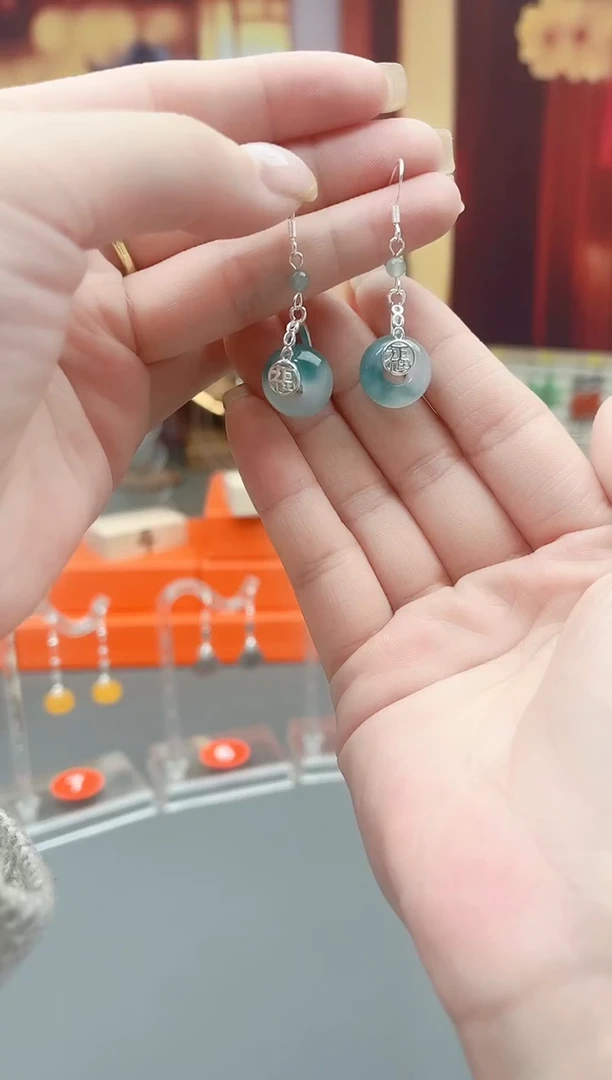 未镶嵌石英质玉（天山翠）耳钉721