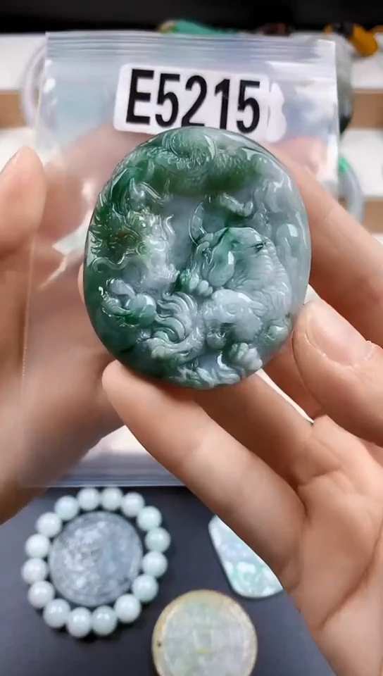 颈饰未镶嵌翡翠天然翡翠吊坠挂件