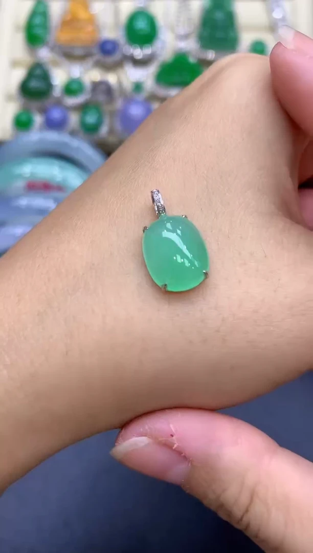 颈饰18K金镶嵌翡翠淋*221-中国好珍宝