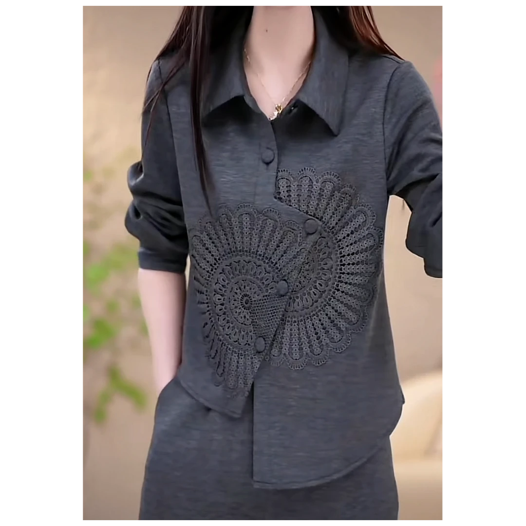 2025绣花雕刻气质百搭春款爆款翻领显瘦套裤两件套