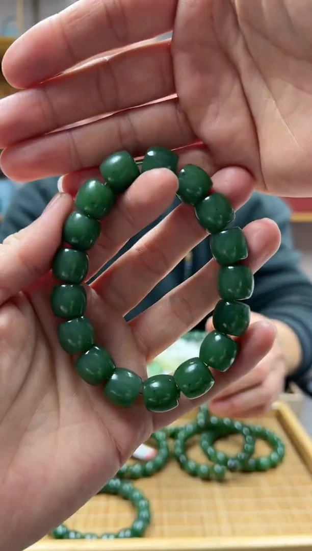 【闪购商品】和田玉手串未镶嵌13俄碧老辣绿