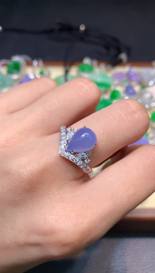 18K金镶嵌戒指翡翠1