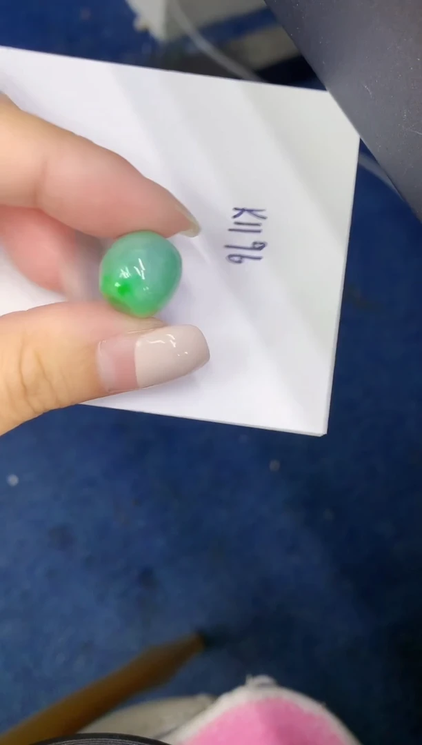 颈饰未镶嵌翡翠缅甸天然翡翠A货