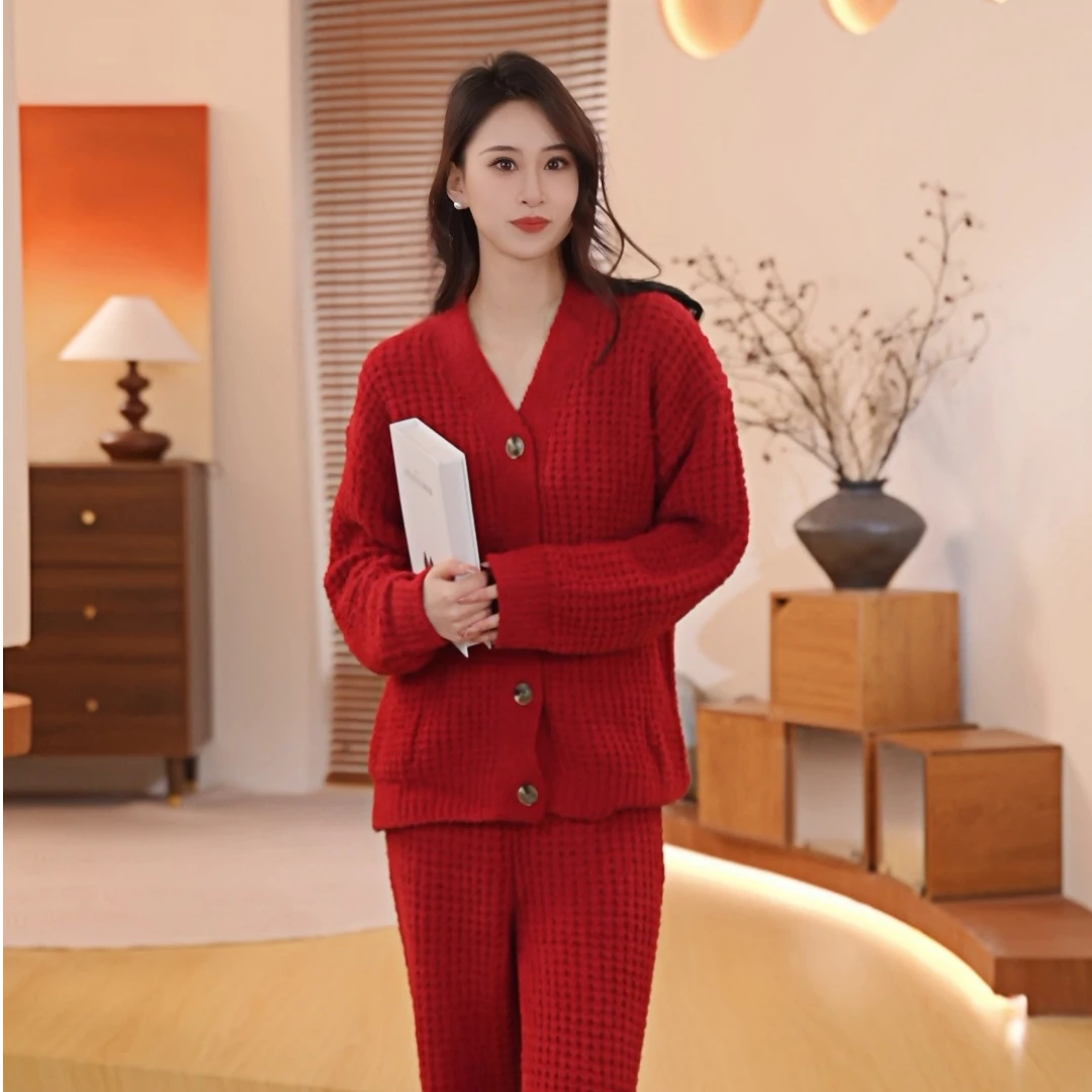 【新年情侣款】冬季气质红色可外穿立体菱形格半边绒开衫家居服女款