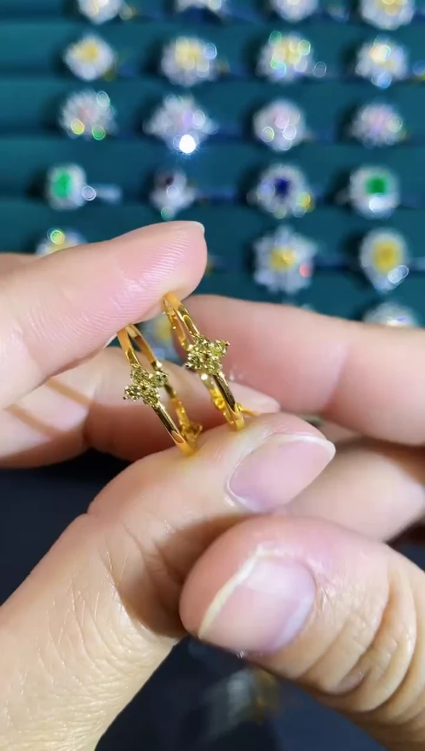 18K金镶嵌戒指钻石戒指多样性发一