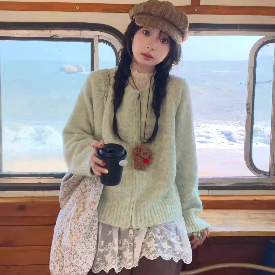 绿色毛衣外套女款2025新款春秋韩系独特超好看慵懒风宽松针织开衫