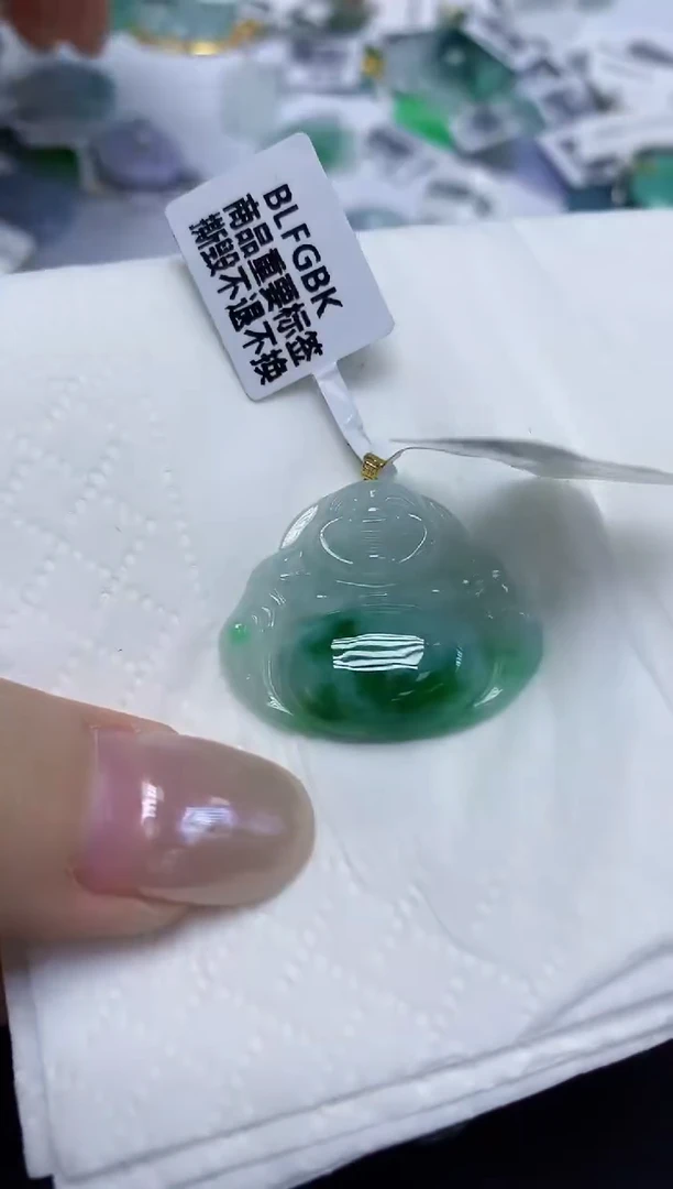 翡翠18K金镶嵌颈饰天然缅甸翡翠A货