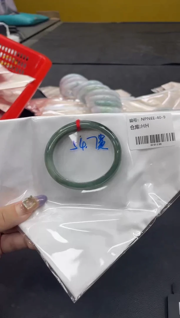 未镶嵌手镯翡翠翡翠手镯