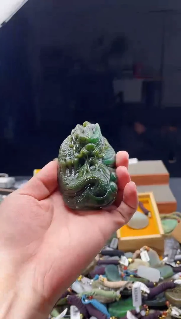 和田玉未镶嵌颈饰拍一发一