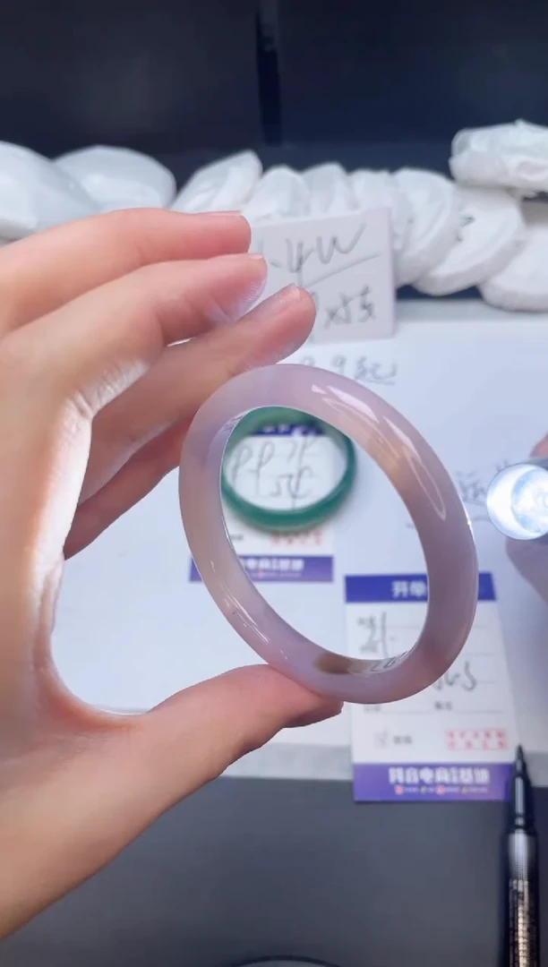 【闪购商品】石英质玉手镯未镶嵌80/