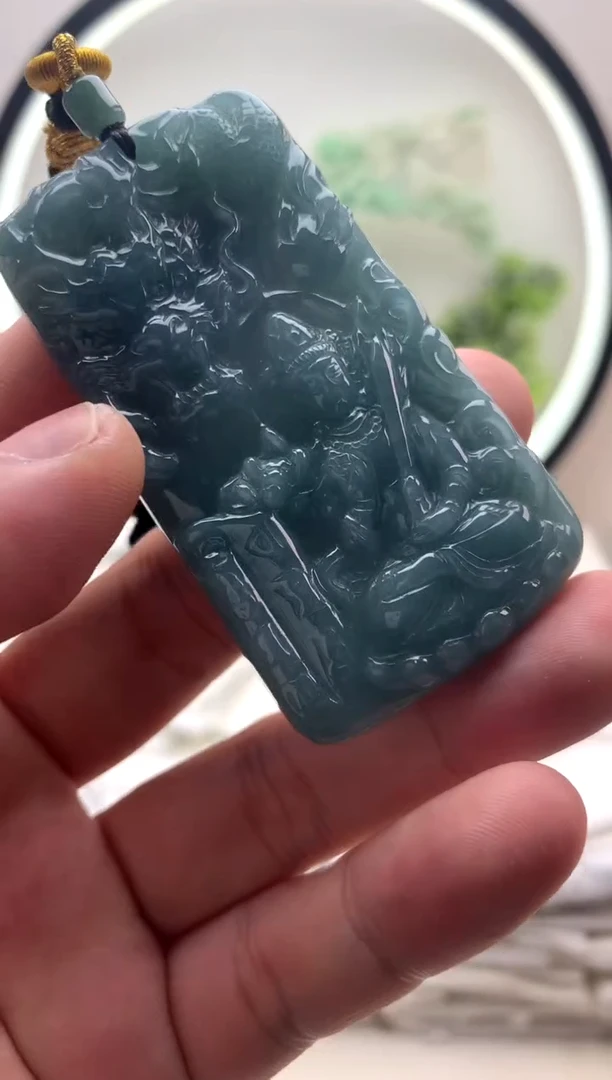 颈饰未镶嵌翡翠虚空藏