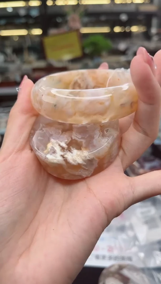 【闪购商品】石英质玉手镯未镶嵌53圈口（赠品镯心）1571010