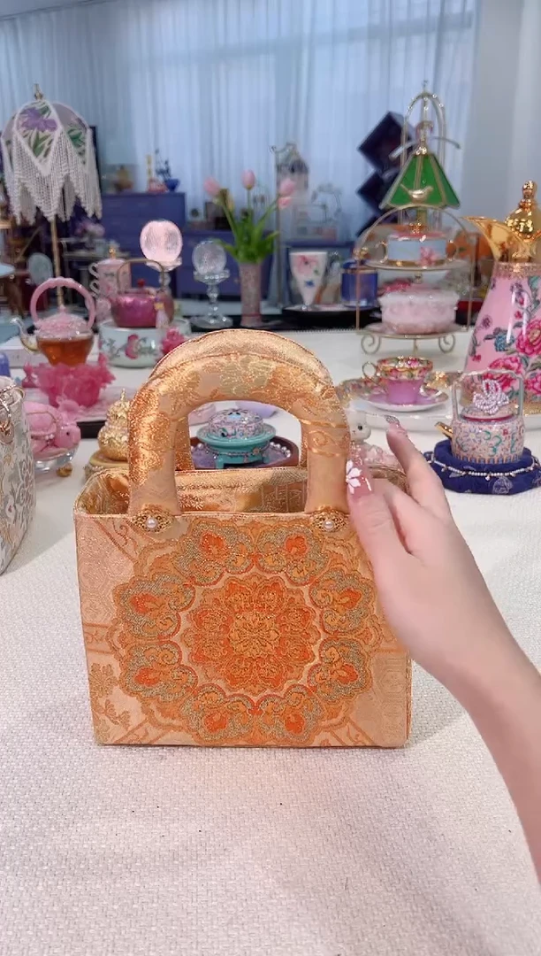 非遗西阵织 如图所示