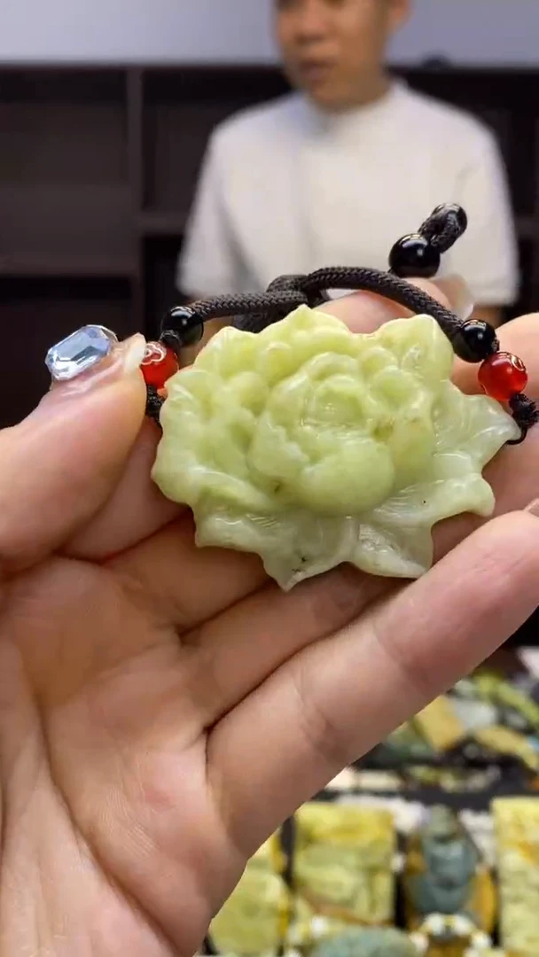 未镶嵌岫玉挂件