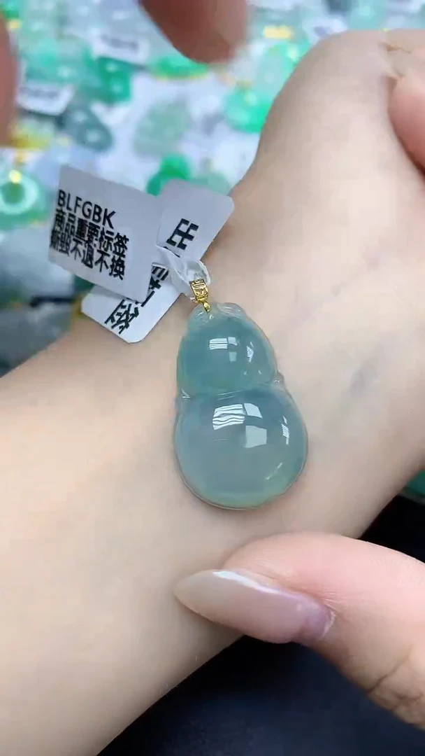 翡翠18K金镶嵌颈饰天然缅甸翡翠A货