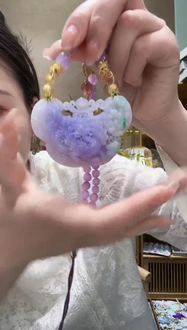 翡翠未镶嵌颈饰吊坠