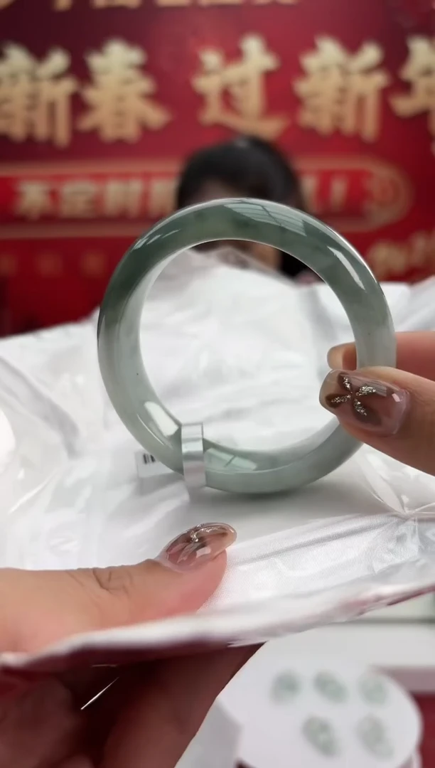 【闪购商品】翡翠手镯未镶嵌9手镯