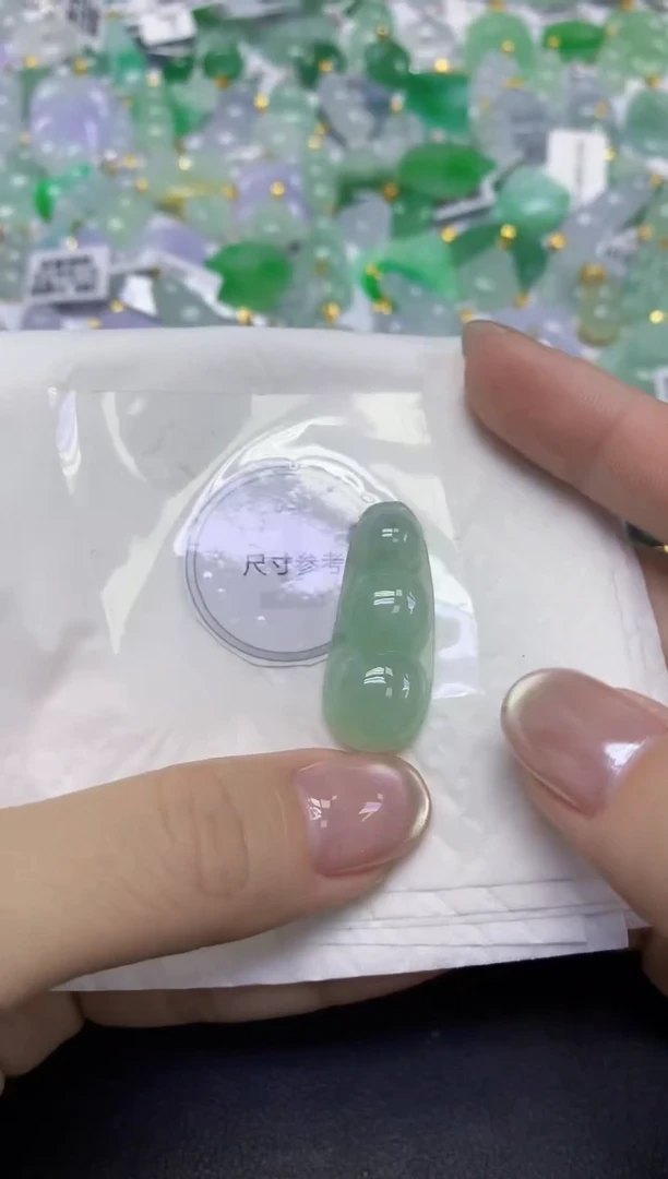 颈饰未镶嵌翡翠天然缅甸翡翠A货百元以上9元证书费自理