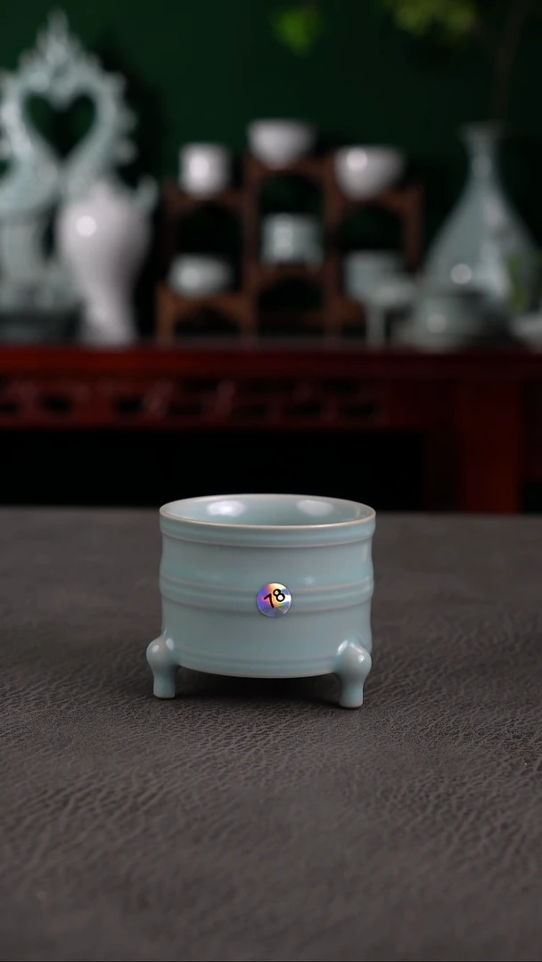 78号三足杯微瑕无纹~帆