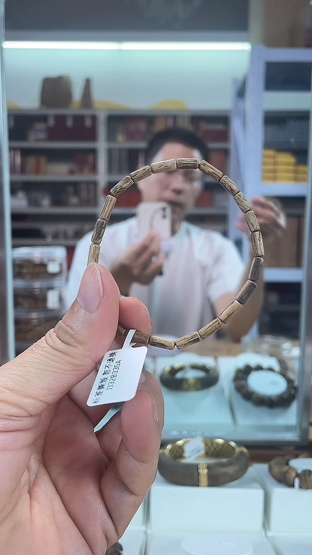 沉香手串菩萨柱珠单圈手串