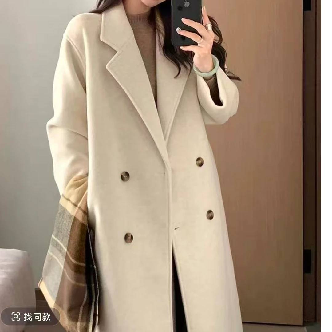 051时尚女生大衣