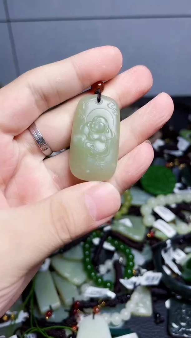 颈饰未镶嵌和田玉1