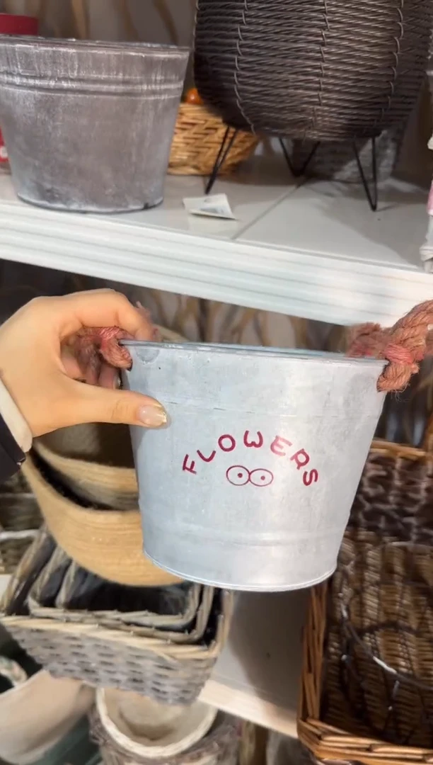 瑕疵捡漏不退不换 园艺铁桶