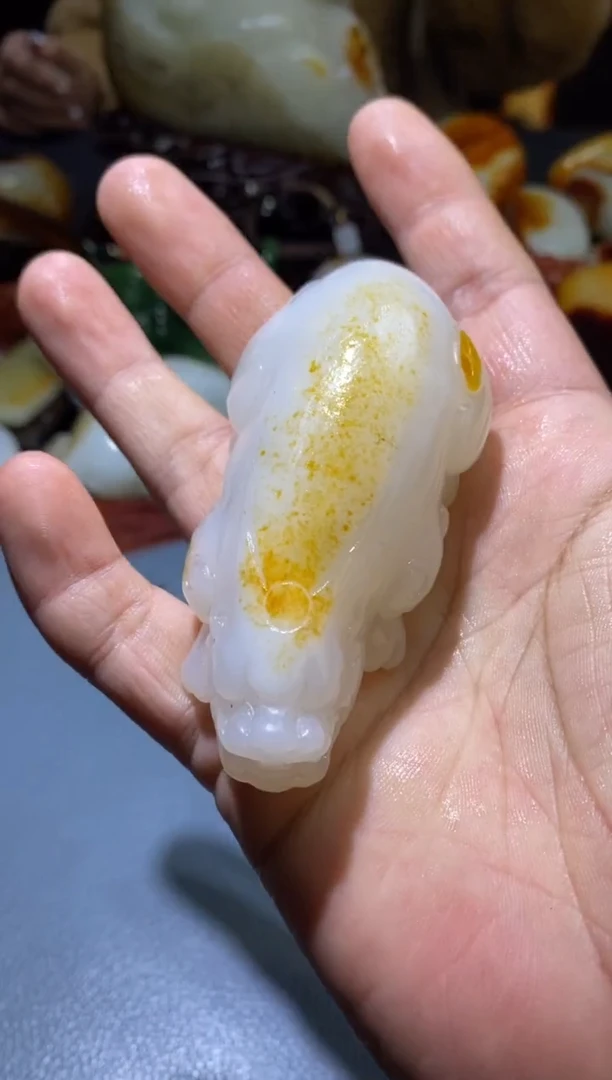 未镶嵌和田玉把件悟****.和田玉