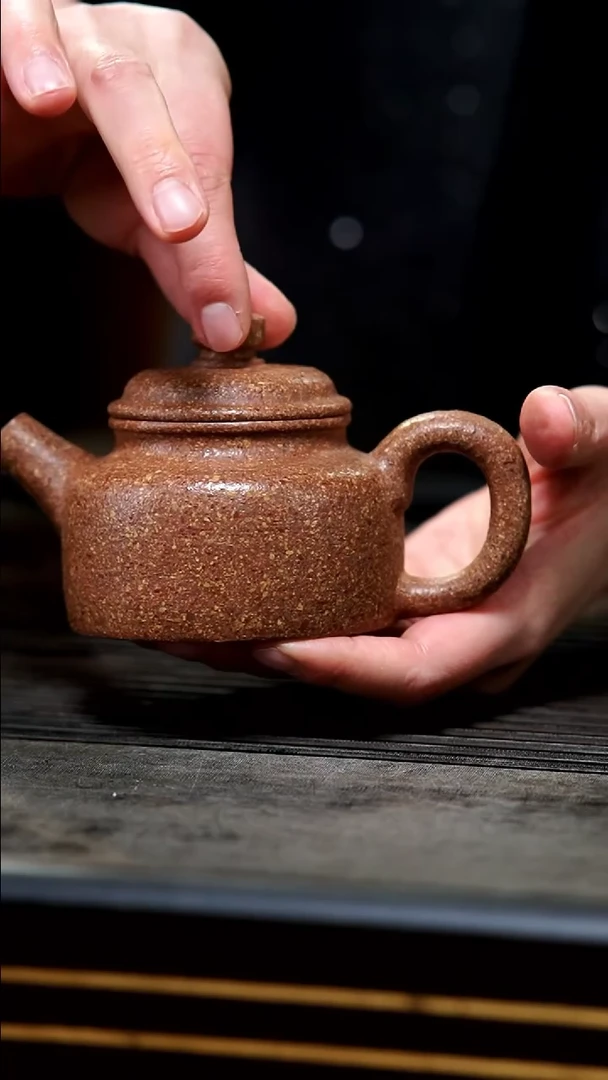 【闪购商品】紫砂茶壶粗砂8目冷金黄至尊德钟160cc