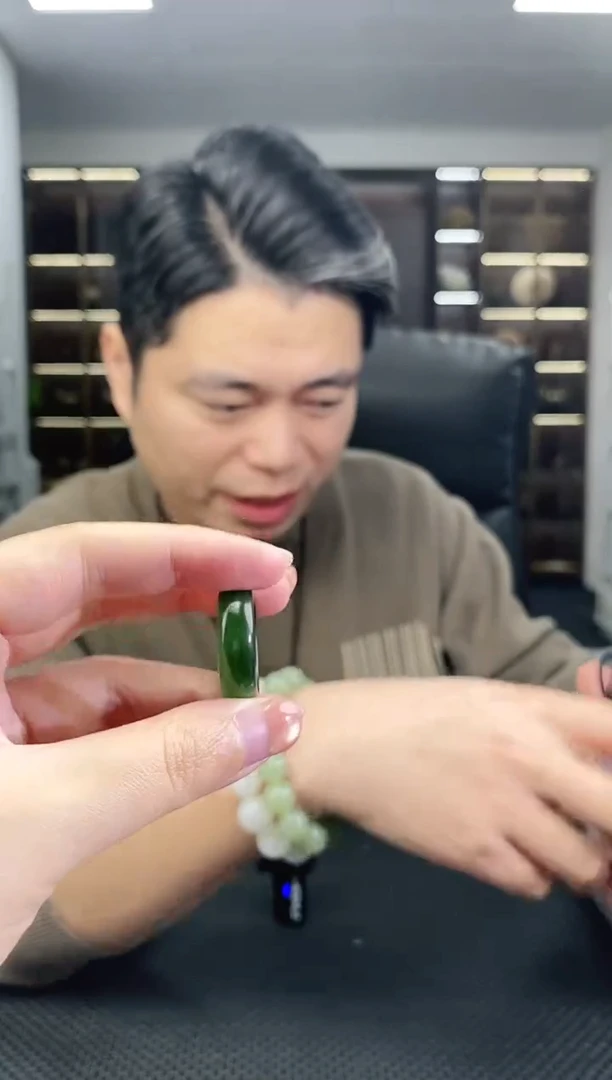 颈饰未镶嵌和田玉碧玉素圈戒指均码