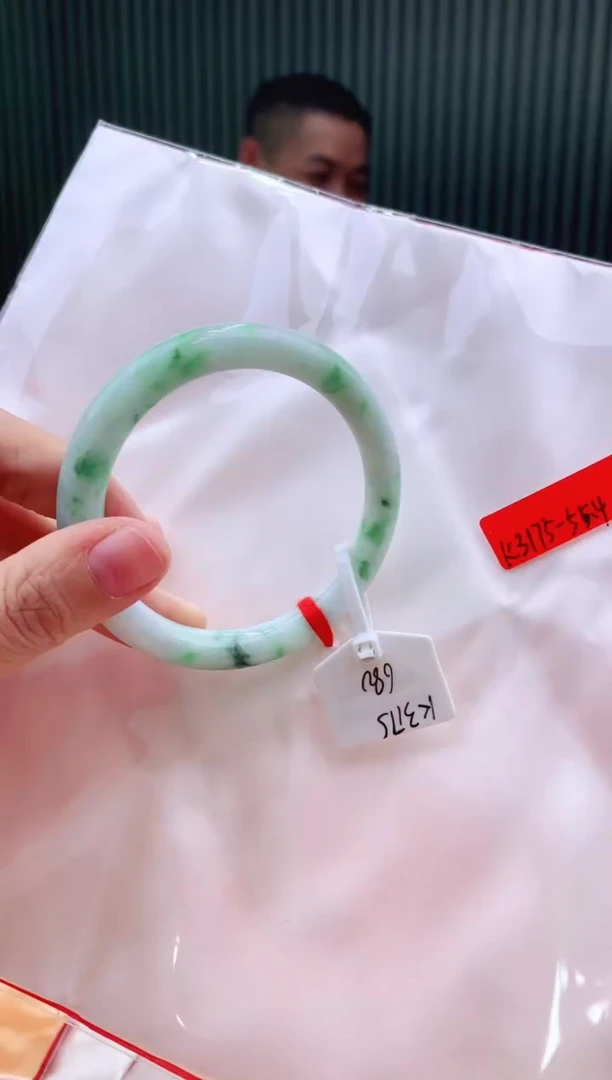 未镶嵌手镯翡翠56+