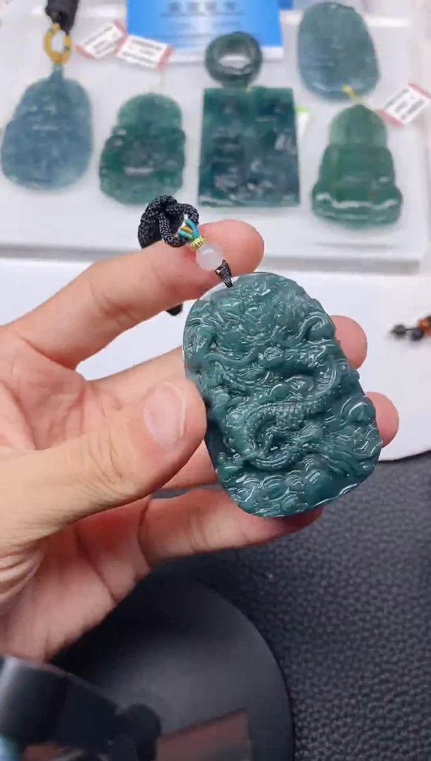颈饰未镶嵌翡翠1