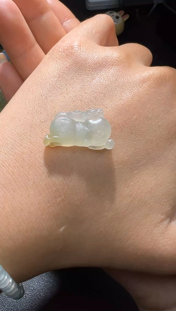 未镶嵌翡翠耳饰冰黄唐马