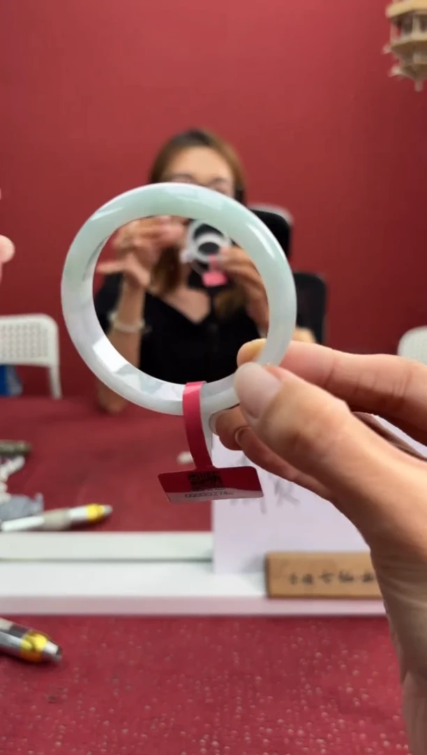 翡翠手镯未镶嵌33手镯