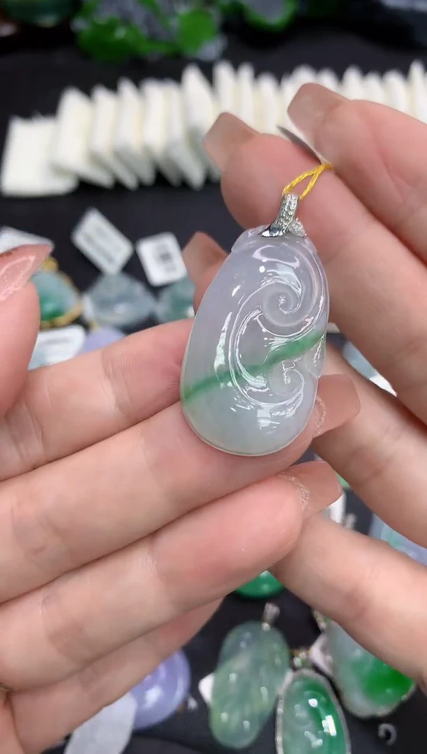 吊坠(不含链)18K金镶嵌翡翠11