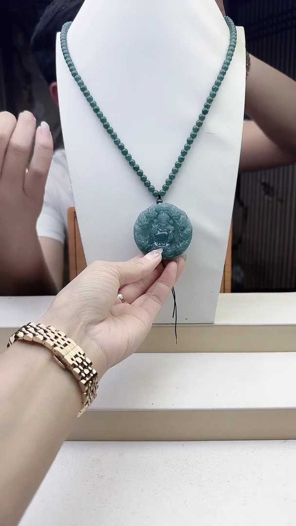 颈饰未镶嵌翡翠多样性发其一