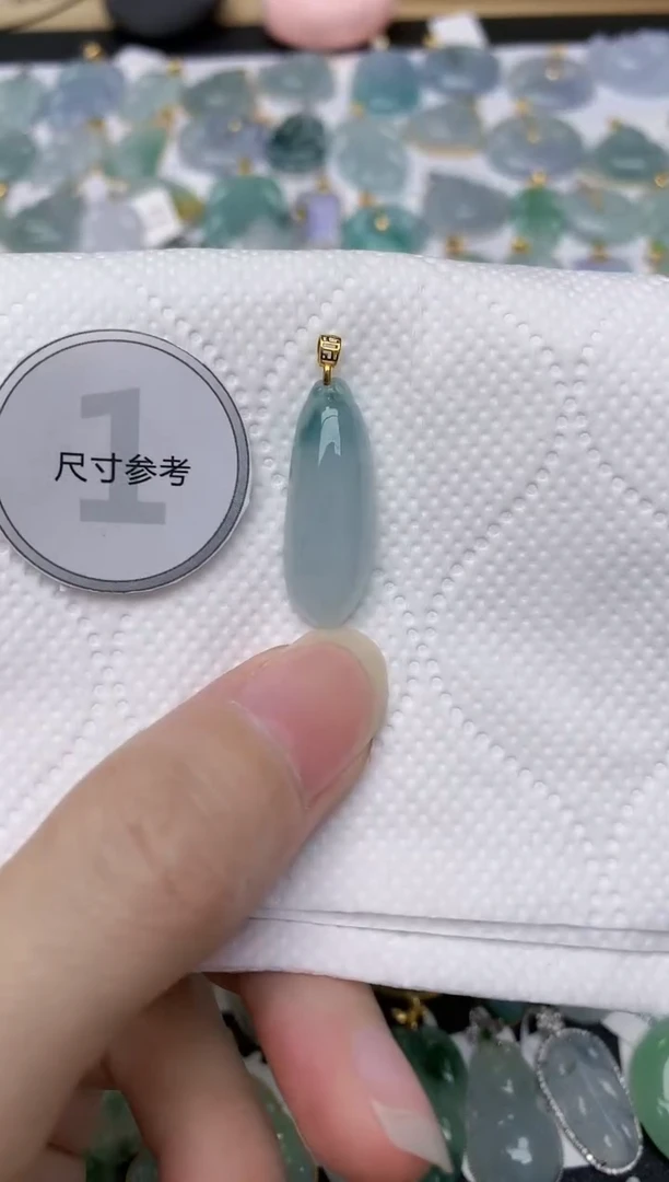 翡翠18K金镶嵌颈饰天然A货翡翠