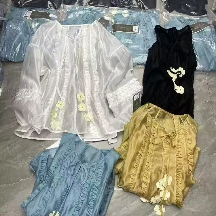 [麦霓严选]2025春季新款系带花朵长袖上衣女9217