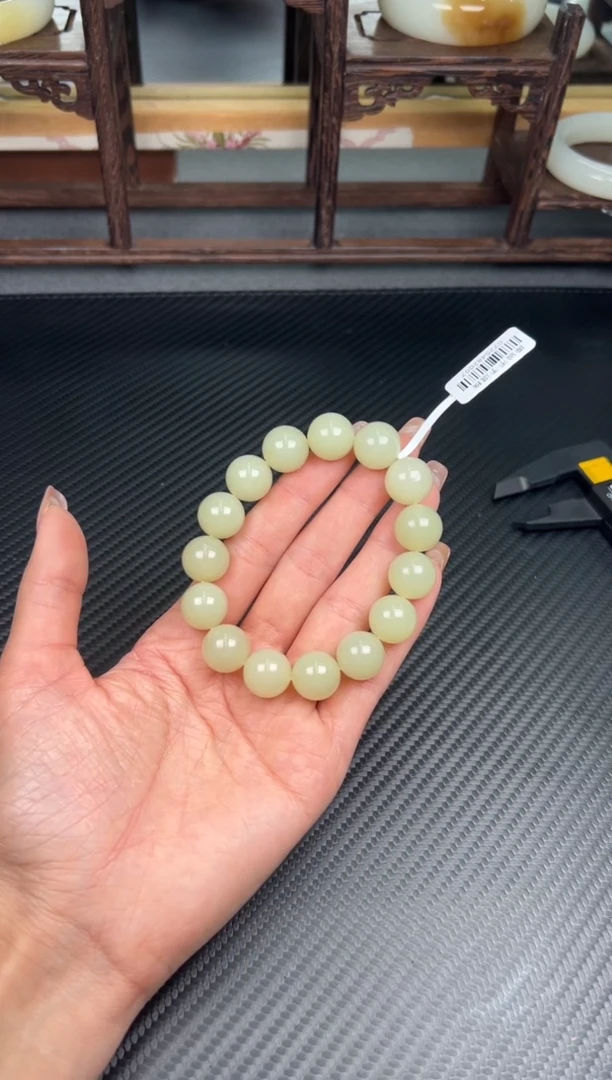 未镶嵌手串和田玉若羌微色差卡14m