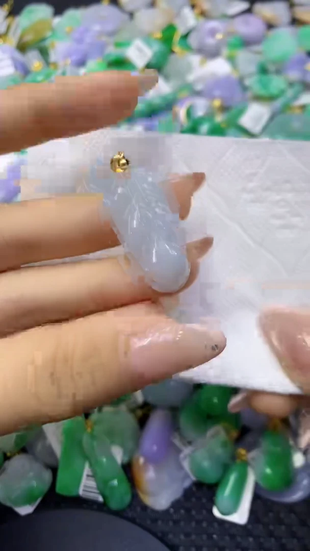 颈饰未镶嵌翡翠天然缅甸翡翠A货