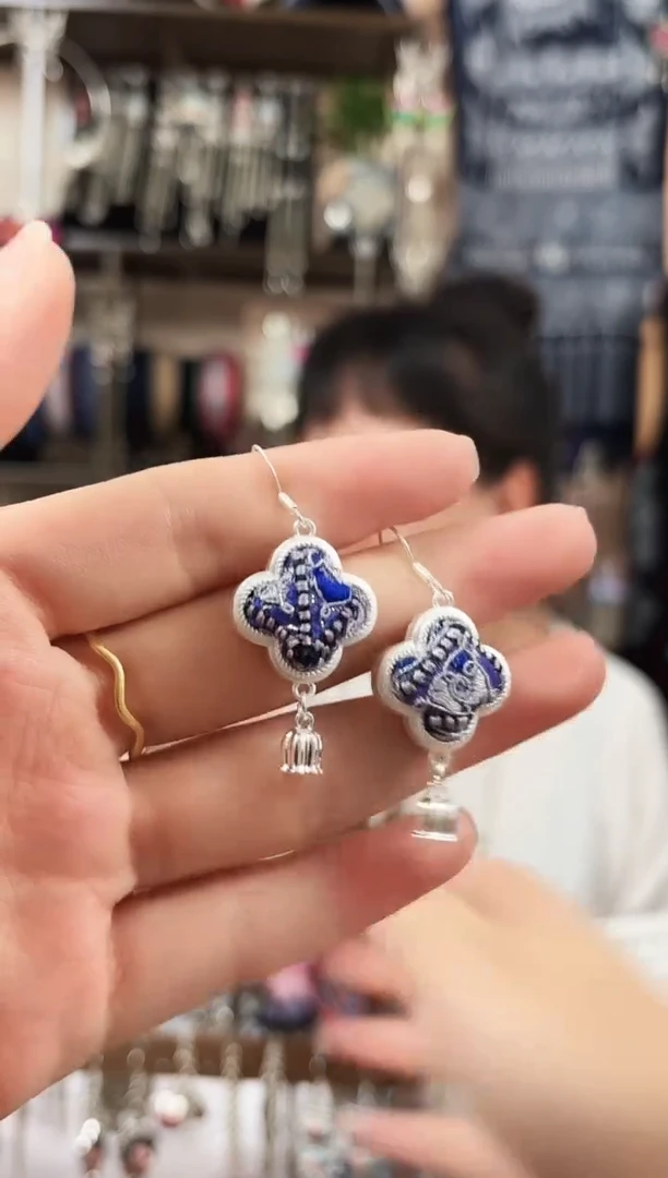织绣Y****y民族风非遗老绣饰品663