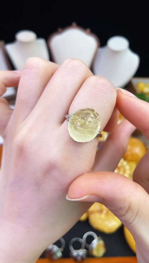 琥珀未镶嵌珠宝奇石柒月