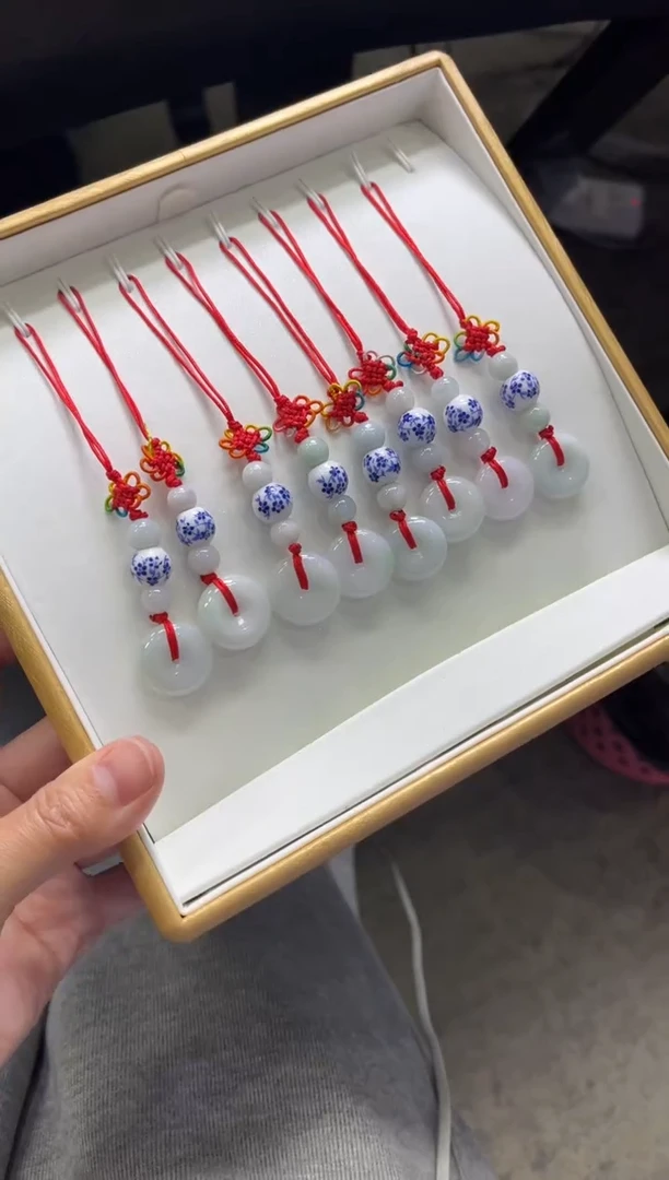 未镶嵌挂件翡翠K332 /多样性发一件