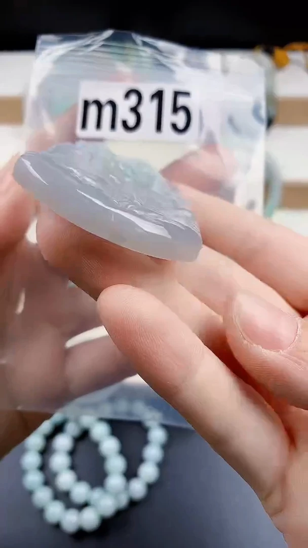 颈饰未镶嵌翡翠天然翡翠吊坠挂件