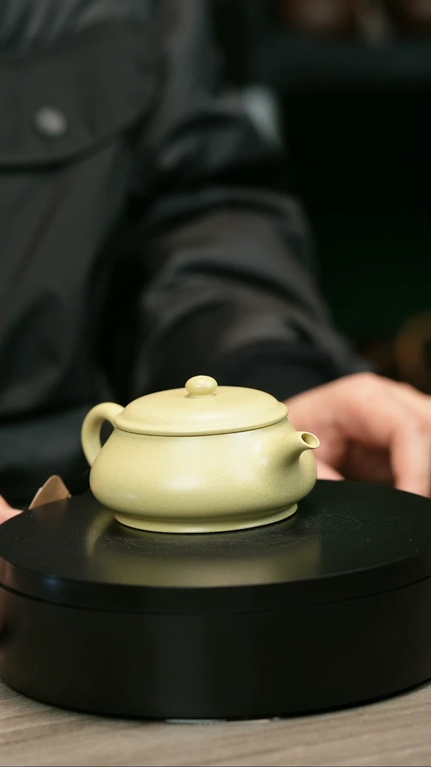 茶壶紫砂恋*H2334范菊芳本绿光素明炉