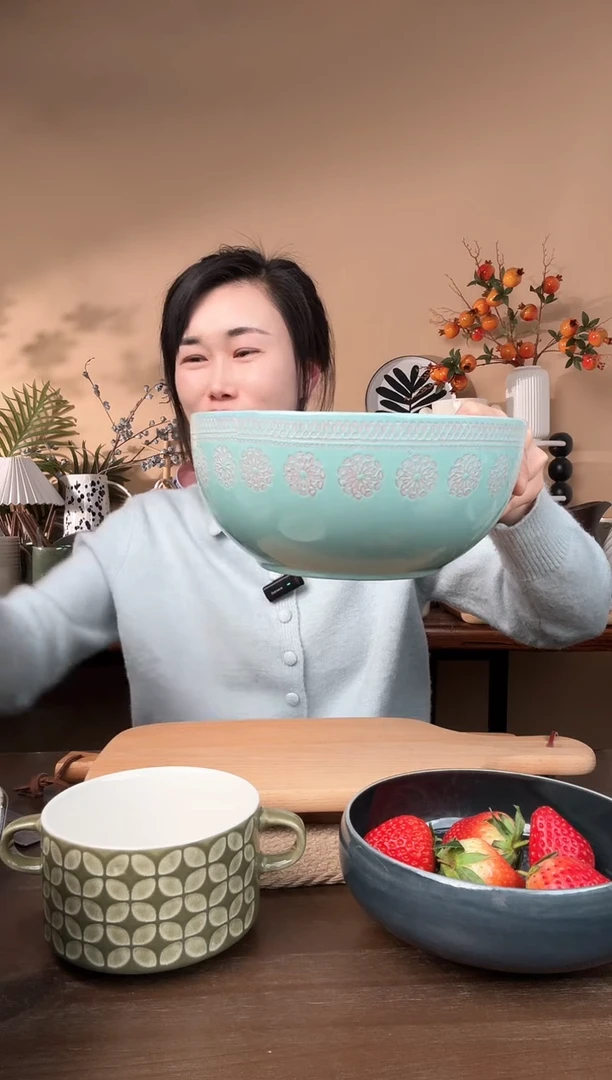 【闪购商品】瓷片8.8英寸浮雕花大汤碗微瑕