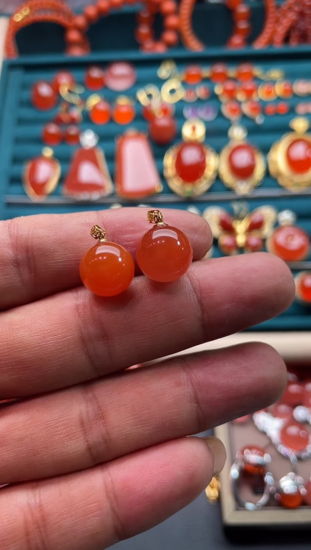 南红玛瑙18K金镶嵌吊坠(不含链)浮****?【精美款】