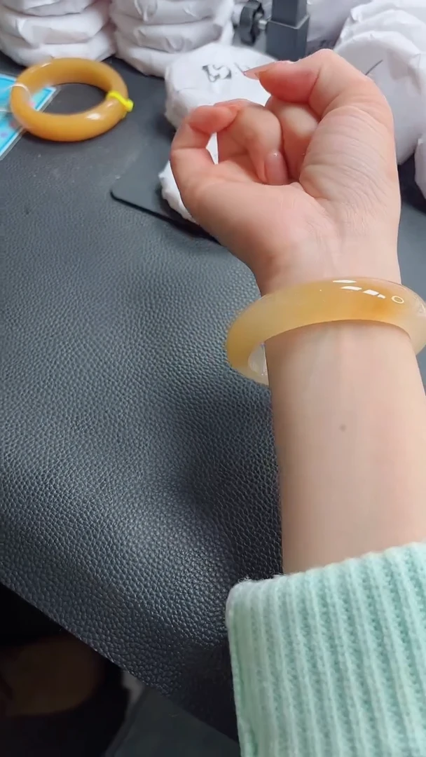 【闪购商品】石英质玉手镯未镶嵌637