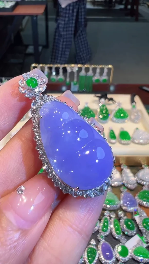 【闪购商品】翡翠颈饰18K金镶嵌翡翠