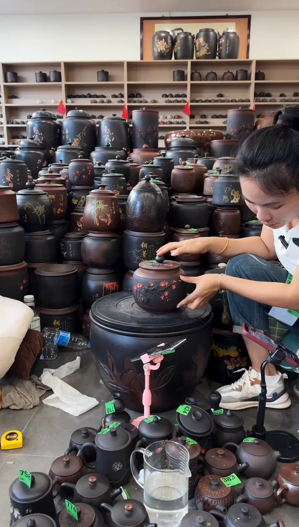 罐瑕疵茶叶罐  苹果红梅   723